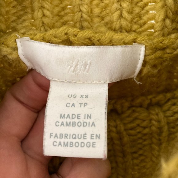 Knitted sweater - Picture 2 of 3